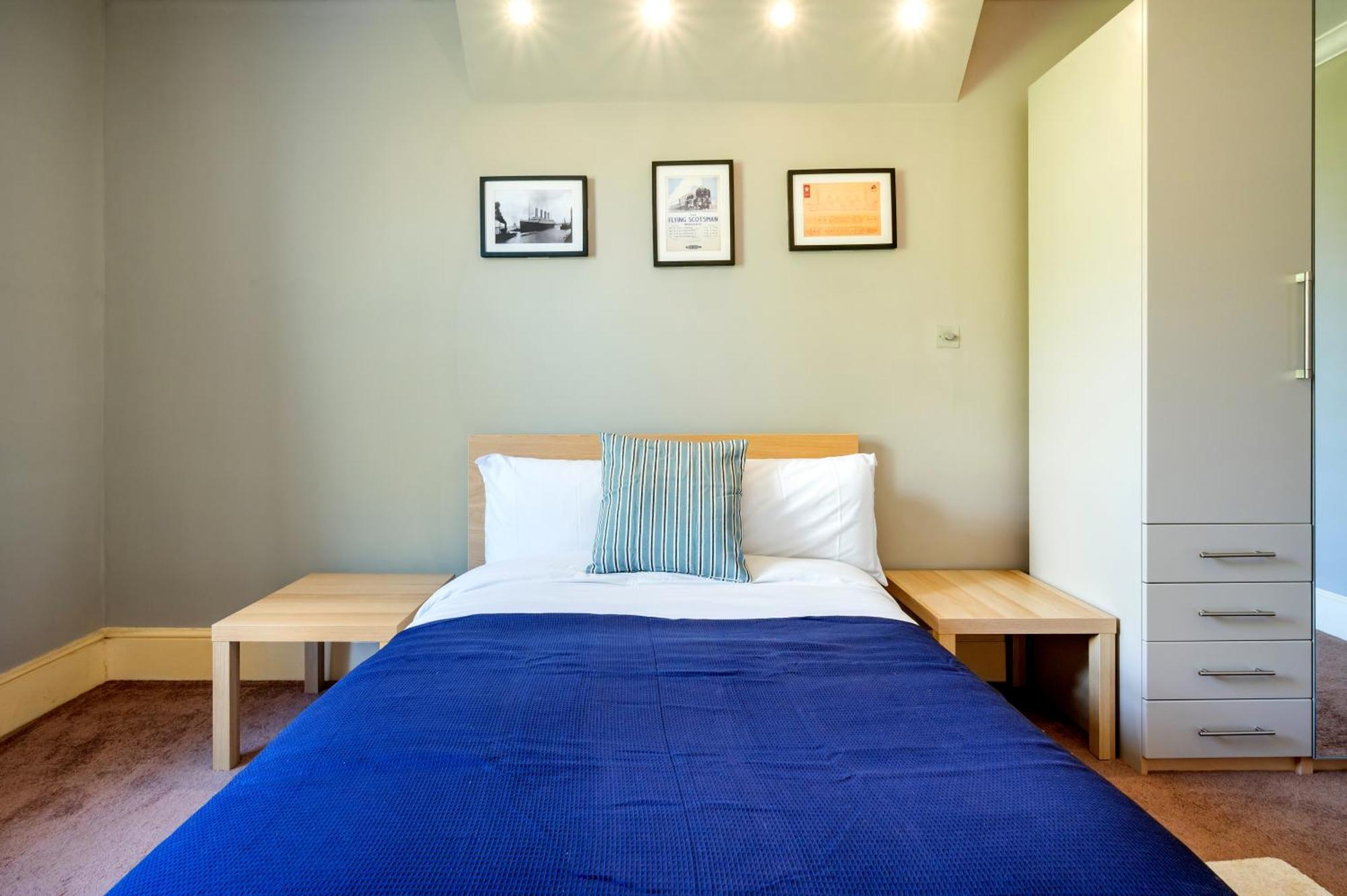 Large 1 Bedroom In Center Of Apartament